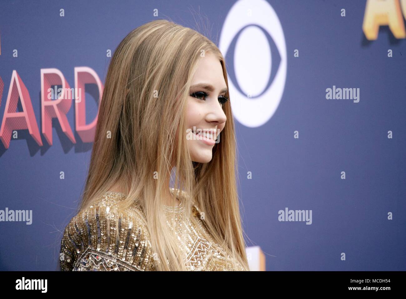 Tegan Marie devant le hall des arrivées pour 53e Academy of Country Music (ACM) Awards - Arrivals 3, MGM Grand Garden Arena, Las Vegas, NV le 15 avril 2018. Photo par : JA/Everett Collection Banque D'Images