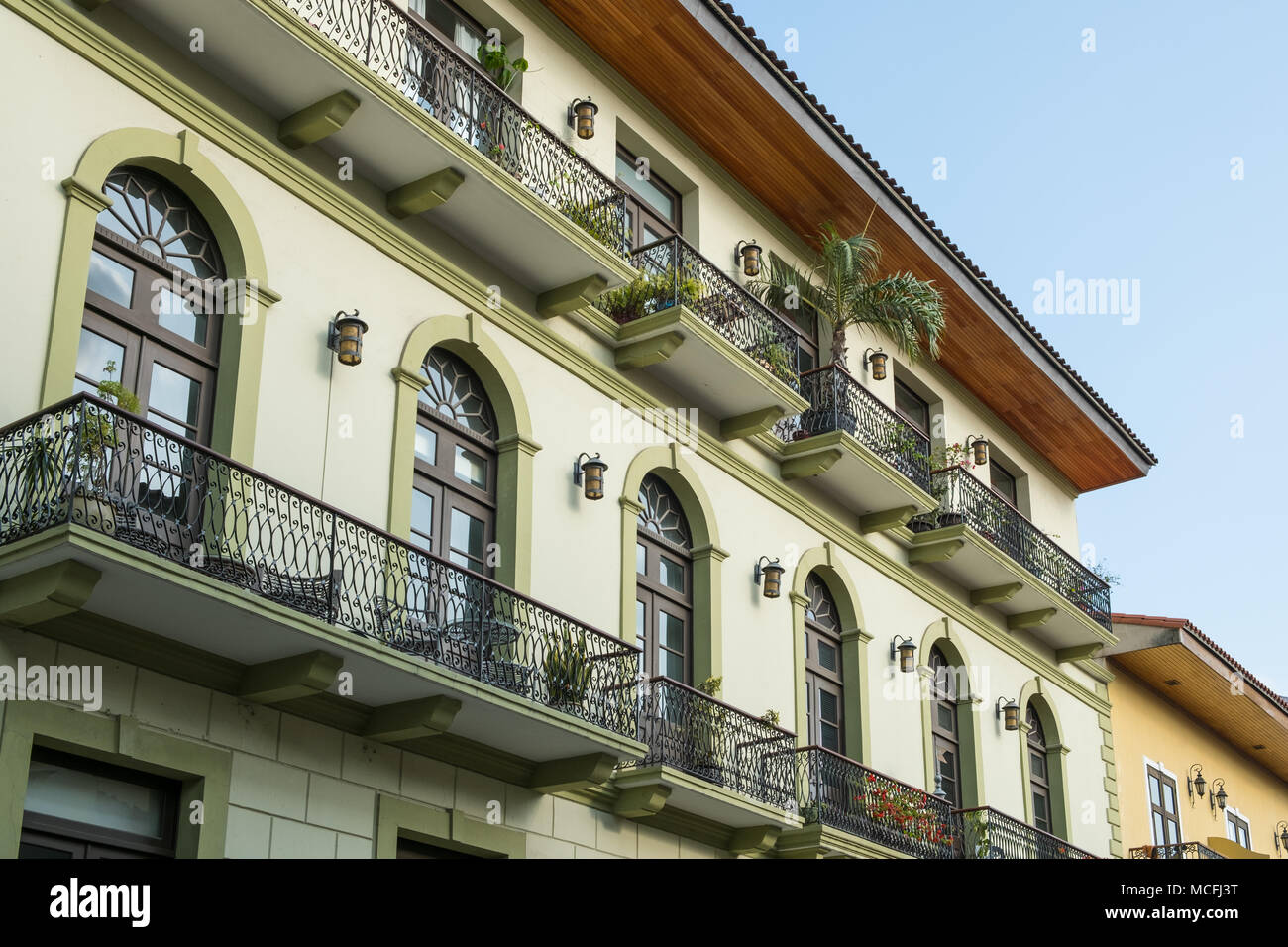 Façade de maison restaurée, bel immeuble ancien rénové, Casco Viejo Banque D'Images