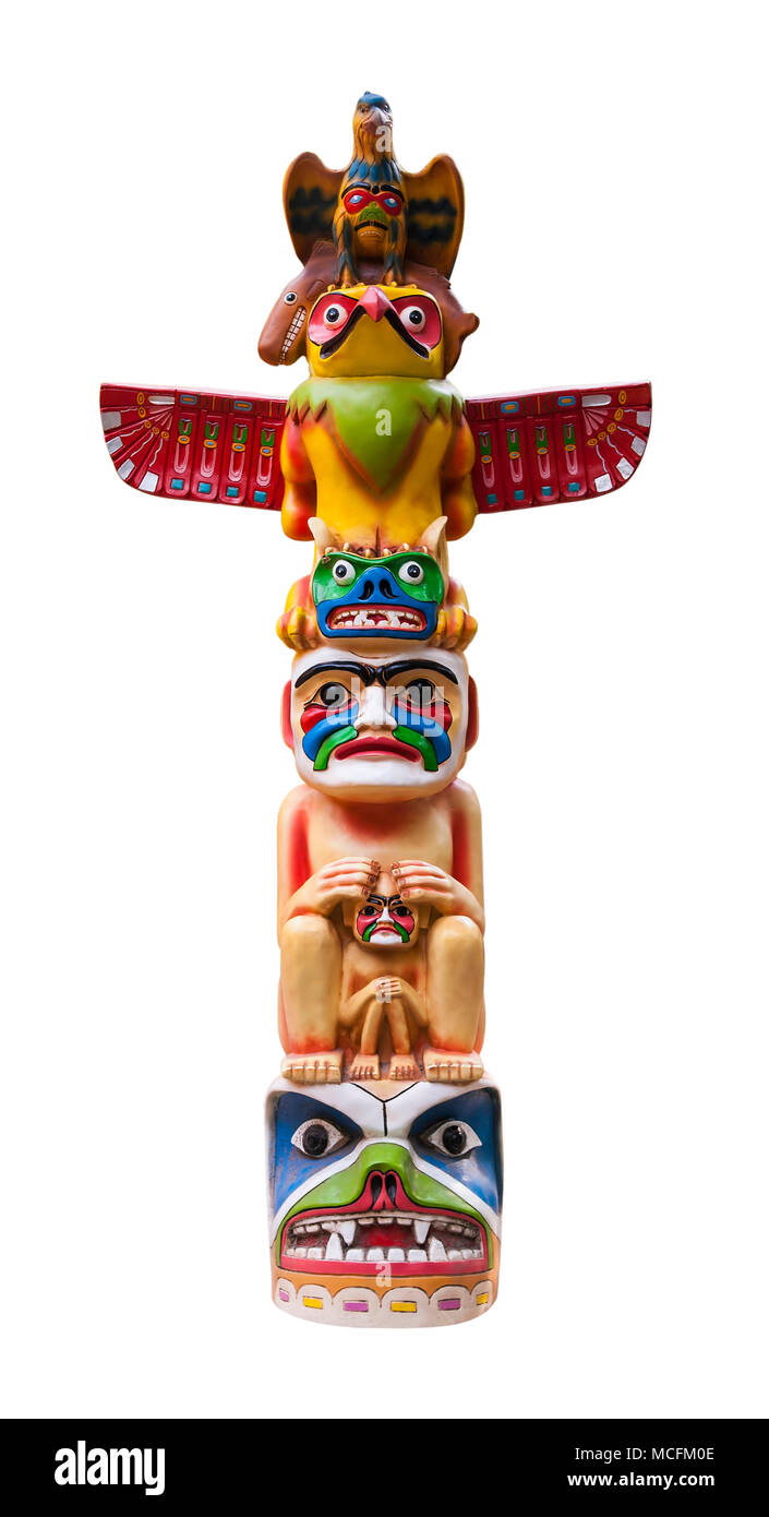Totem coloré. Isolé sur fond blanc. Chemin inclus. Banque D'Images Totem coloré. Isolé sur fond blanc. Chemin inclus. Banque D'Images