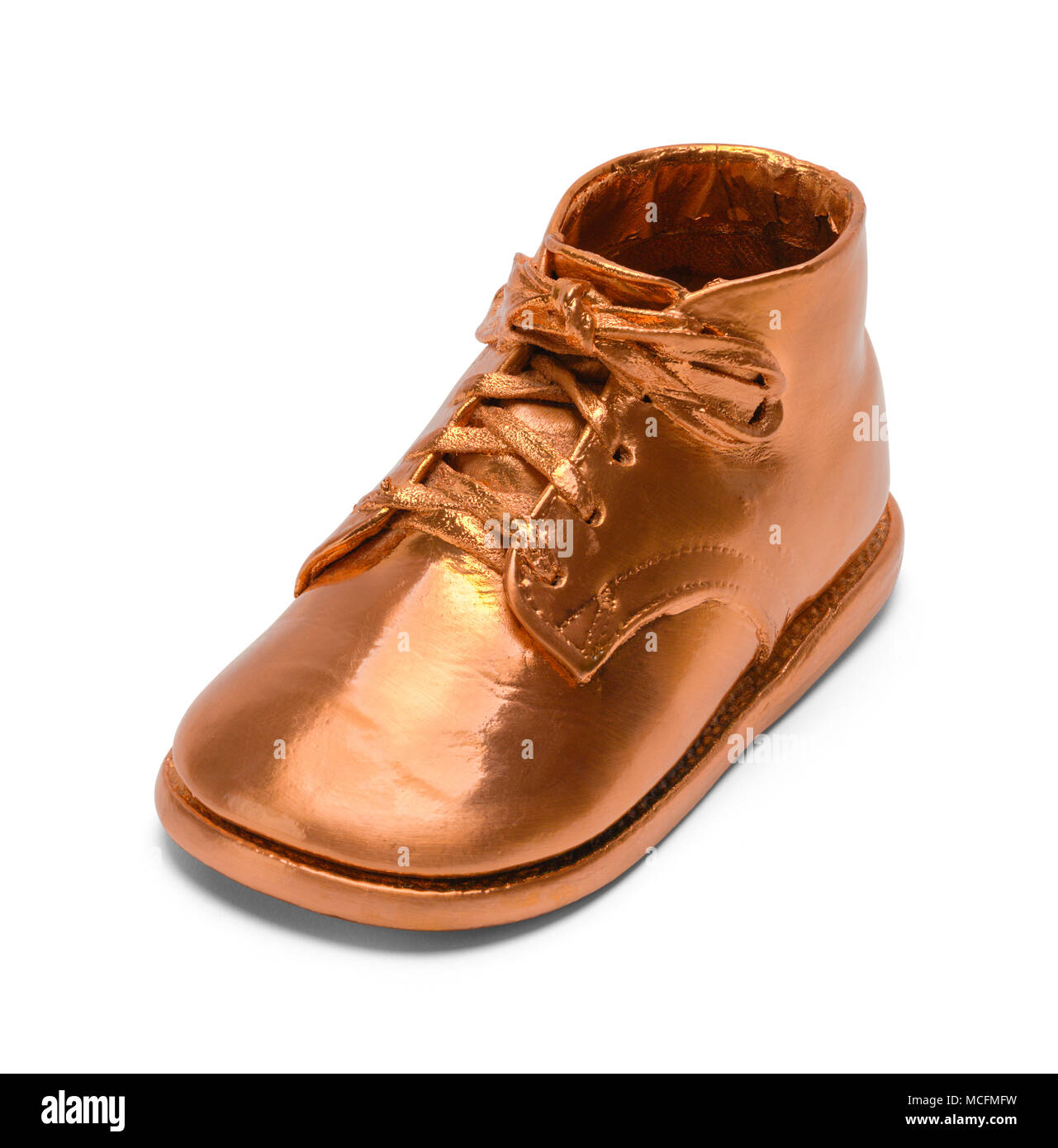 Chaussures Bebe Bronze Unique Isole Sur Un Fond Blanc Photo Stock Alamy Chaussures Bebe Bronze Unique Isole Sur Un Fond Blanc Photo Stock Alamy