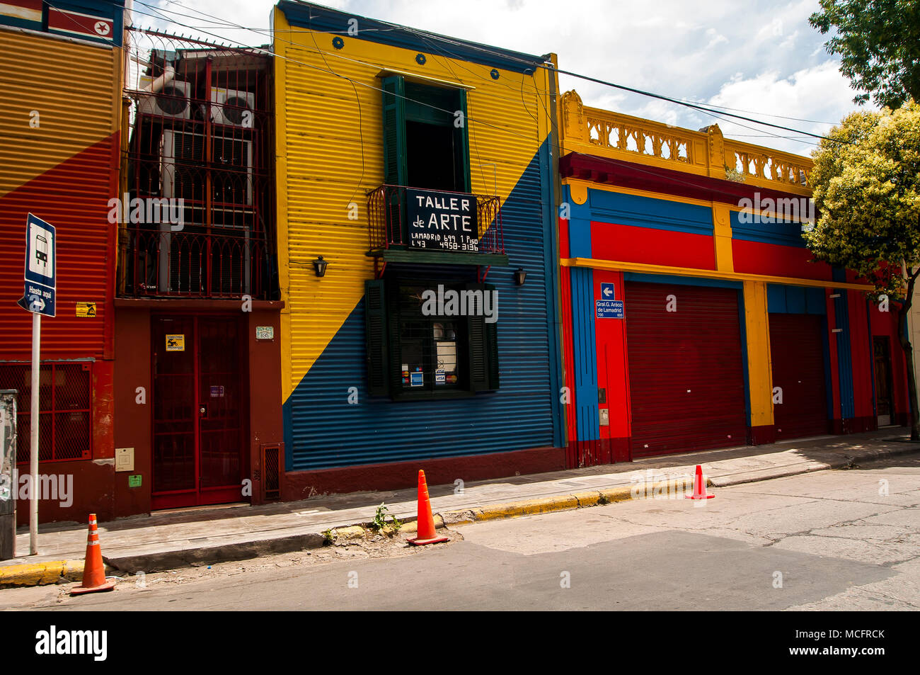 La Boca (Buenos Aires), rues et façades colorées Banque D'Images