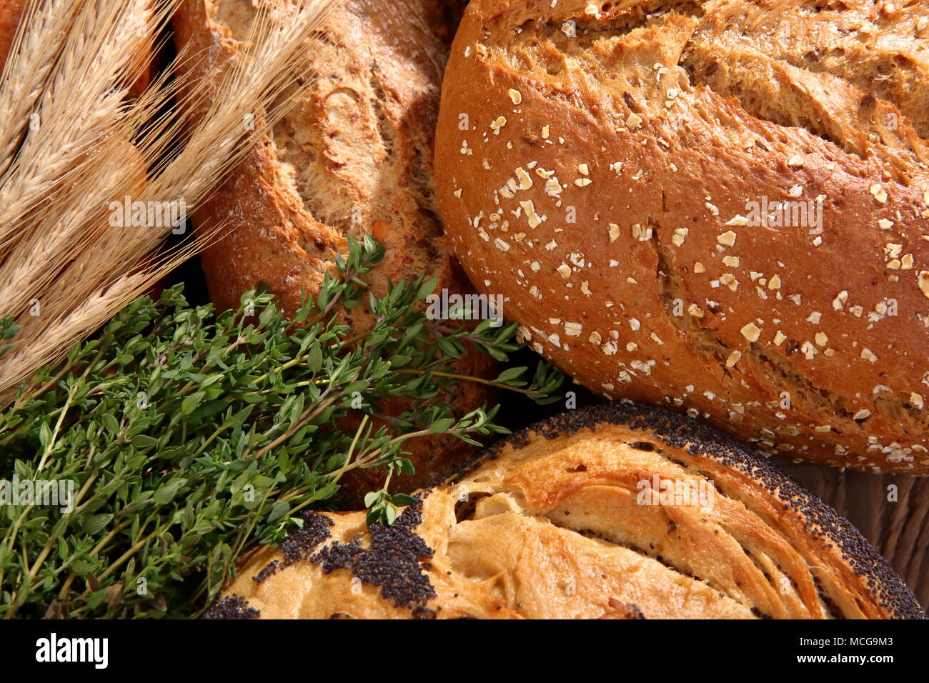 Pain et petits pains à l'époque actuelle se produire dans de nombreux types et formes non seulement en Pologne, mais aussi dans le monde. Banque D'Images