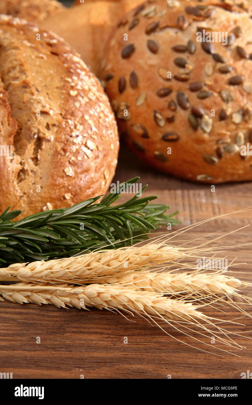 Pain et petits pains à l'époque actuelle se produire dans de nombreux types et formes non seulement en Pologne, mais aussi dans le monde. Banque D'Images
