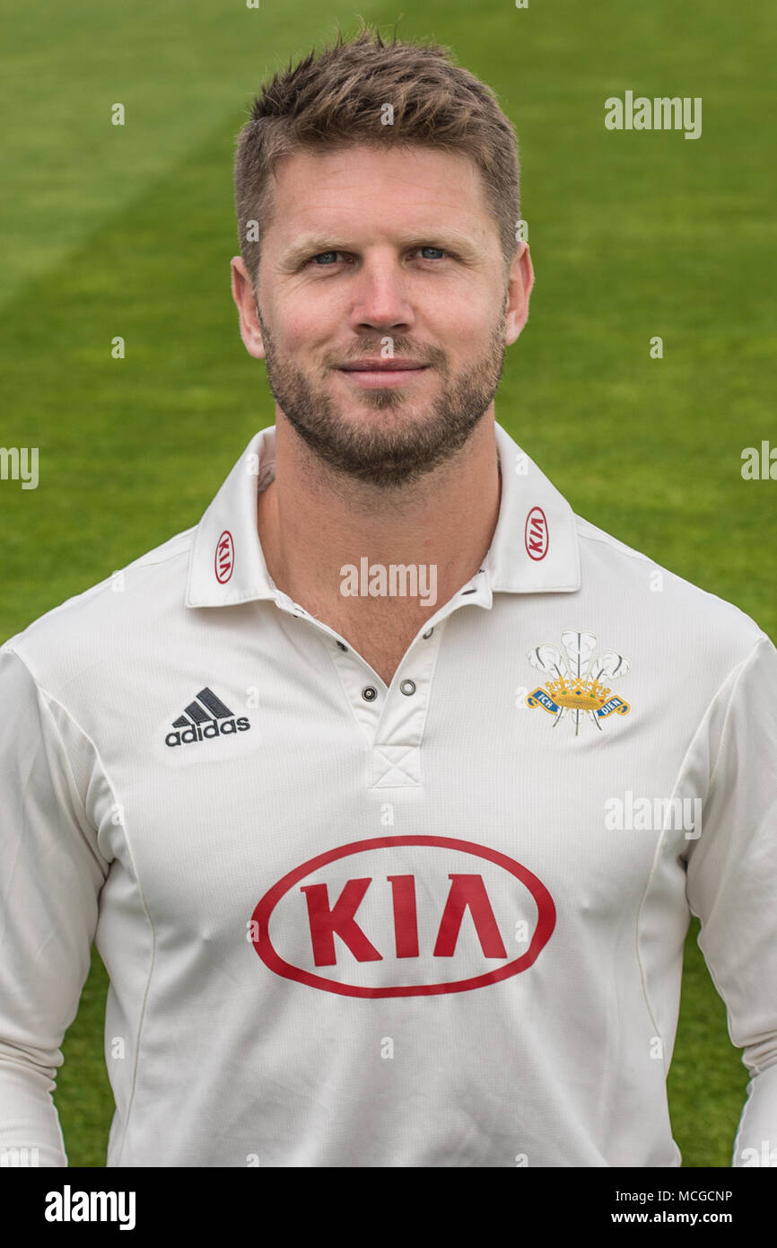 Londres, Royaume-Uni. Apr 16, 2018. Stuart Meaker de Surrey County Cricket Club dans son comté Championship kit blanc . Crédit : David Rowe/Alamy Live News Banque D'Images