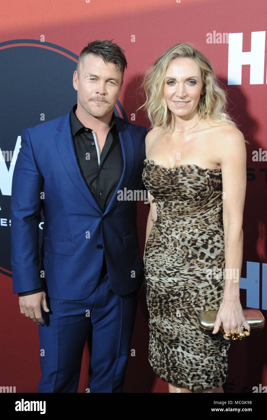 Los Angeles, CA, USA. Apr 16, 2018. Luke Hemsworth, Samantha Hemsworth aux arrivées de HBO'S WESTWORLD Deuxième Saison Premiere, Cinerama Dome, Los Angeles, CA, 16 avril 2018. Credit : Dee Cercone/Everett Collection/Alamy Live News Banque D'Images