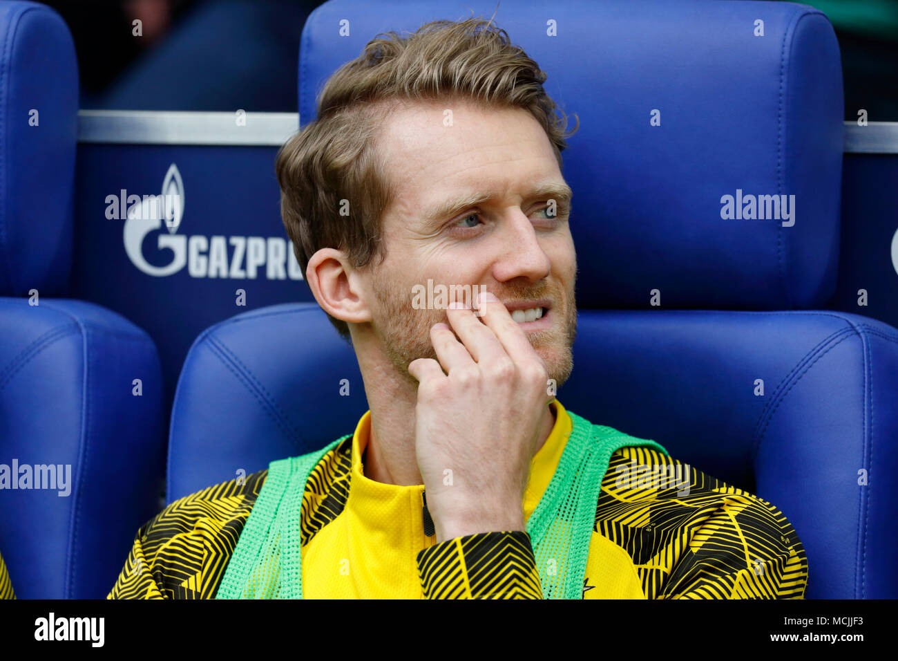 Sports, football, Bundesliga, 2017-2018, le FC Schalke 04 vs BVB Borussia Dortmund 2:0, Veltins Arena Gelsenkirchen, substituts, André Schuerrle banc Dortmund (BVB) Banque D'Images