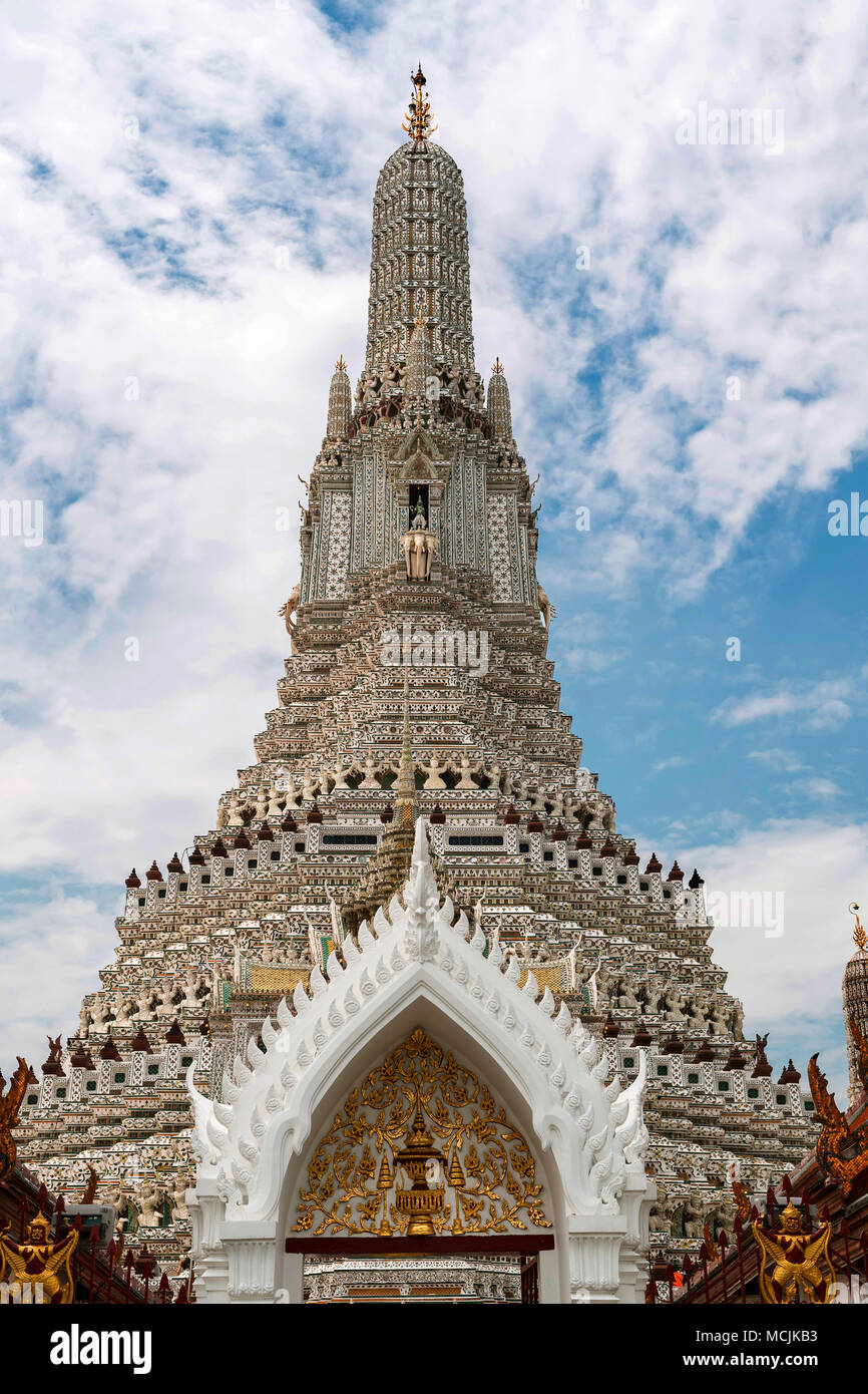 La tour du temple prang, petites, Wat Arun, Bangkok, Thaïlande Banque D'Images