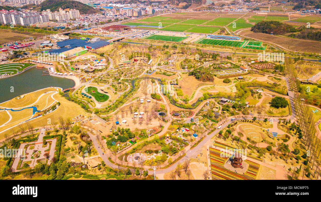 Vue aérienne de la baie de Suncheon Suncheon dans le Jardin international de la ville de Corée du Sud. Vue aérienne du drone. Banque D'Images