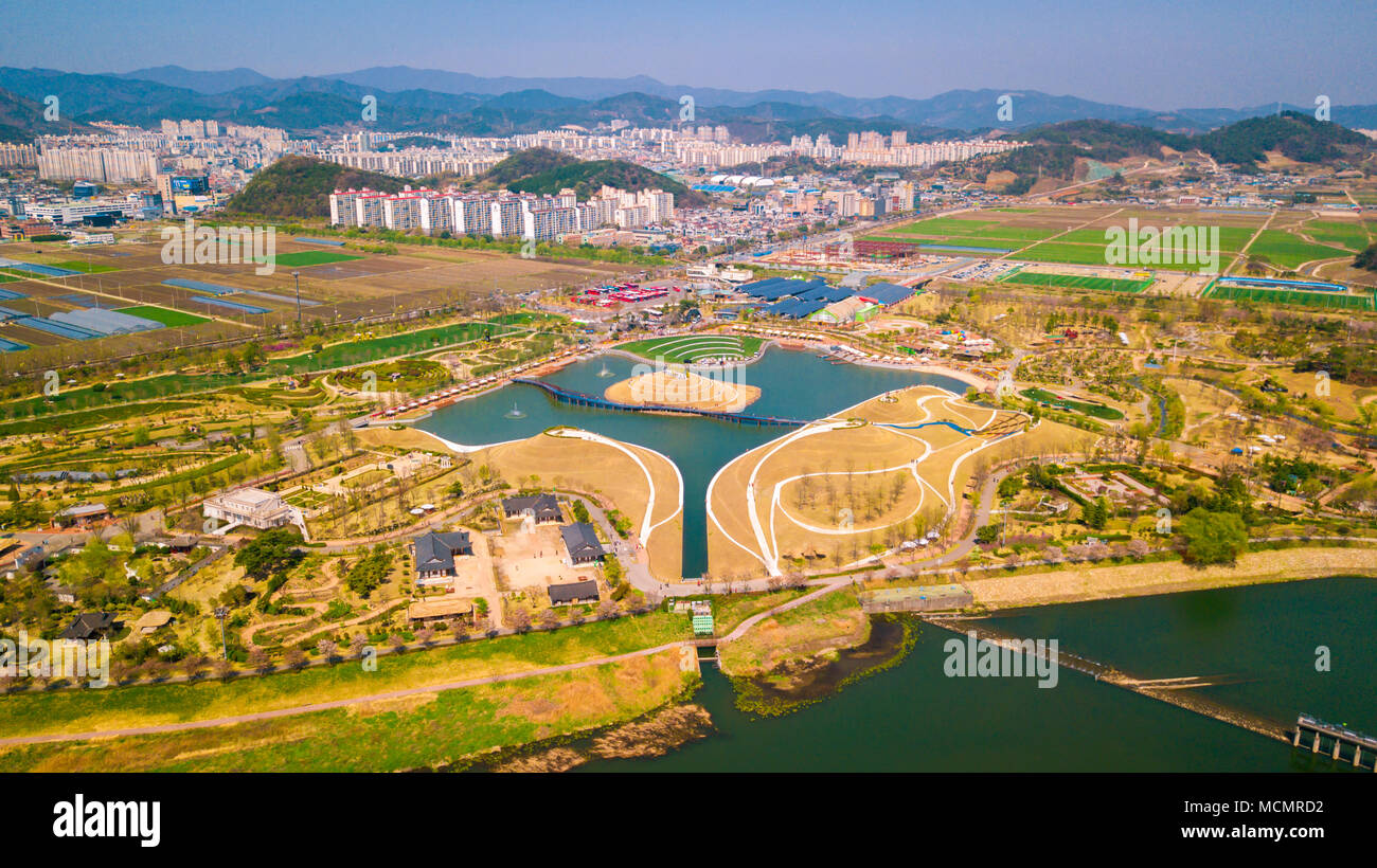 Vue aérienne de la baie de Suncheon Suncheon dans le Jardin international de la ville de Corée du Sud. Vue aérienne du drone. Banque D'Images