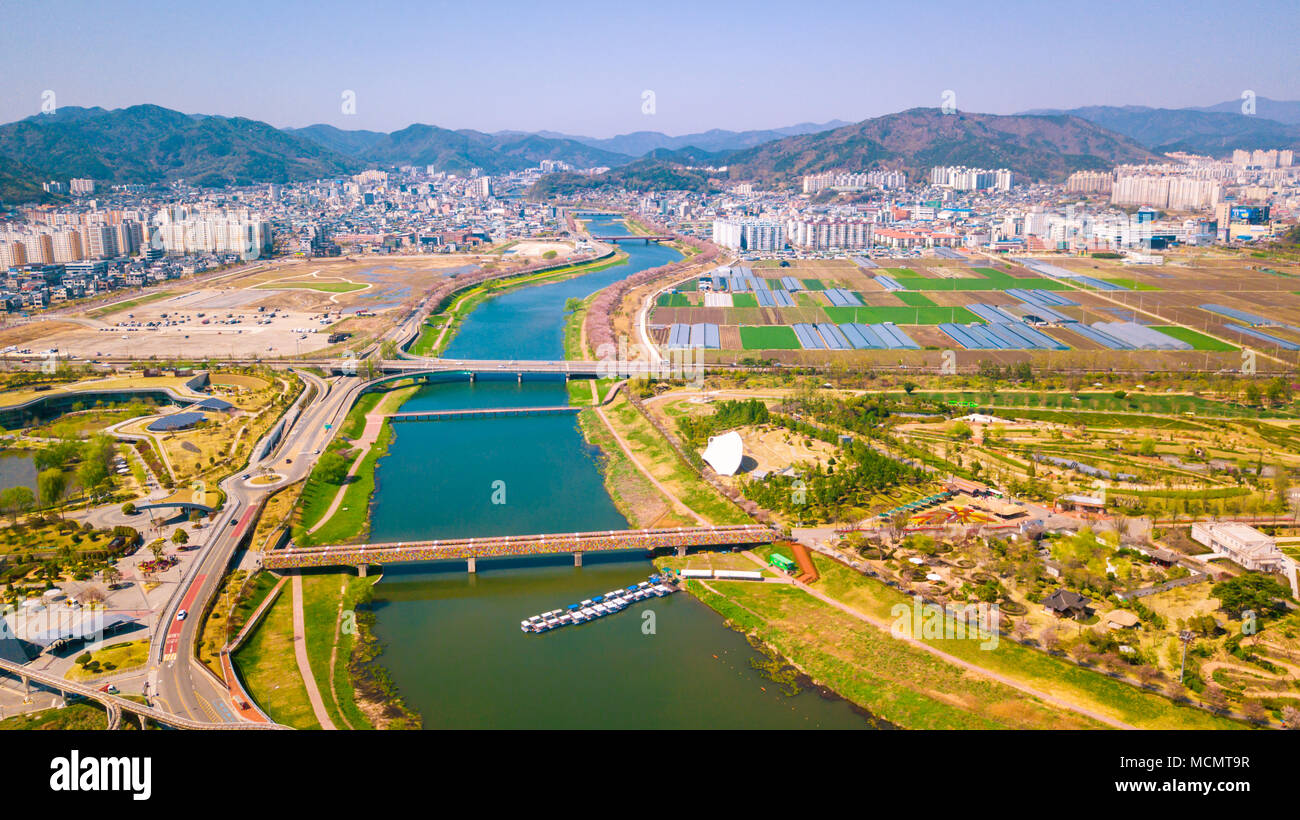 Vue aérienne de la baie de Suncheon Suncheon dans le Jardin international de la ville de Corée du Sud. Vue aérienne du drone. Banque D'Images
