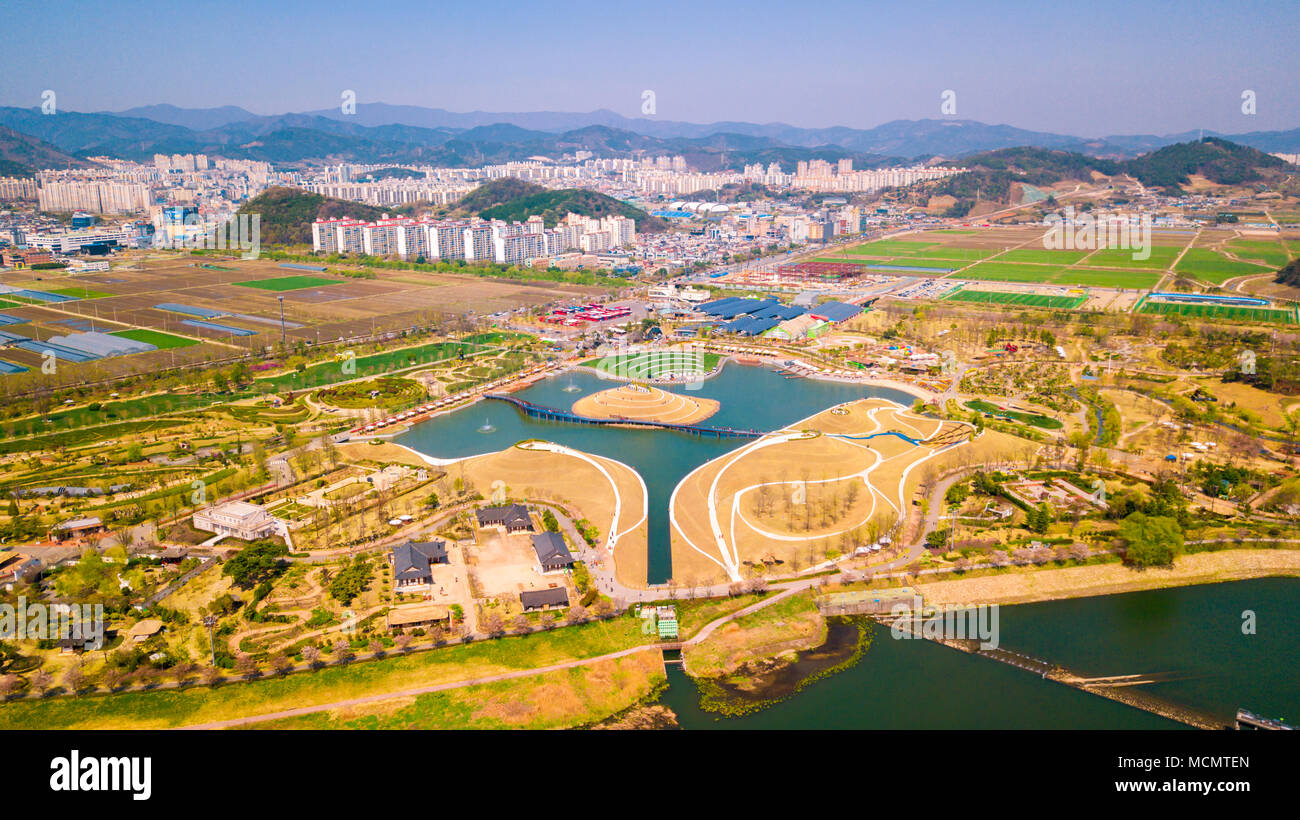 Vue aérienne de la baie de Suncheon Suncheon dans le Jardin international de la ville de Corée du Sud. Vue aérienne du drone. Banque D'Images