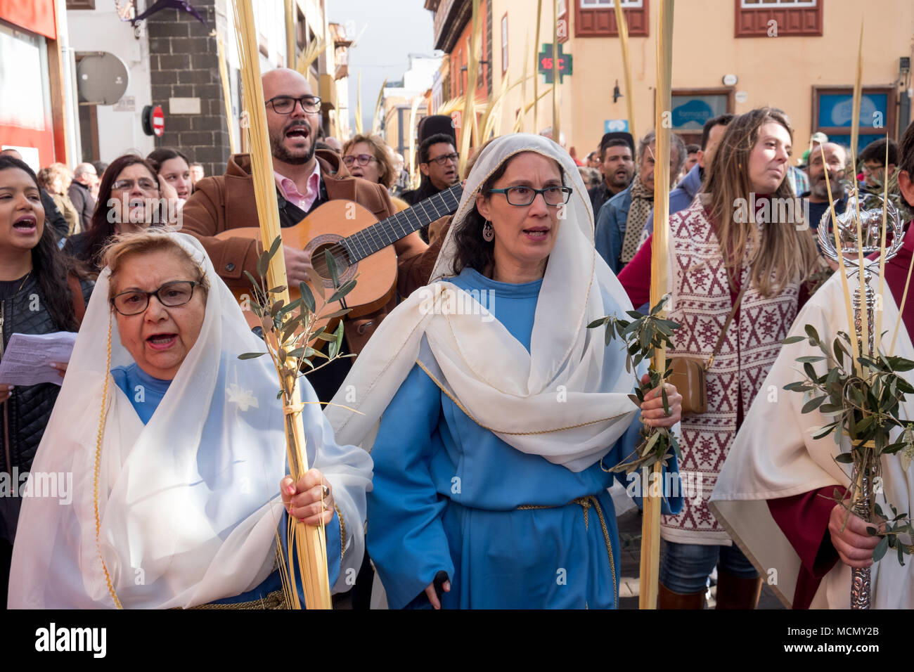 Tenerife, Canaries, Dimanche des Rameaux Semaine Sainte procession dans la ville de Laguna. Banque D'Images