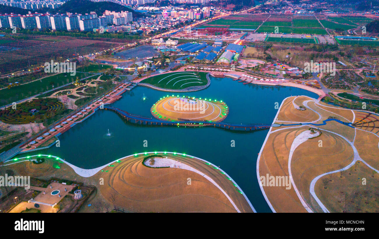 Vue aérienne de la baie de Suncheon Suncheon dans le Jardin international de la ville de Corée du Sud. Vue aérienne du drone. Banque D'Images