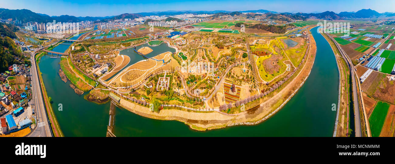 Vue aérienne de la baie de Suncheon Suncheon dans le Jardin international de la ville de Corée du Sud. Vue aérienne du drone. Banque D'Images