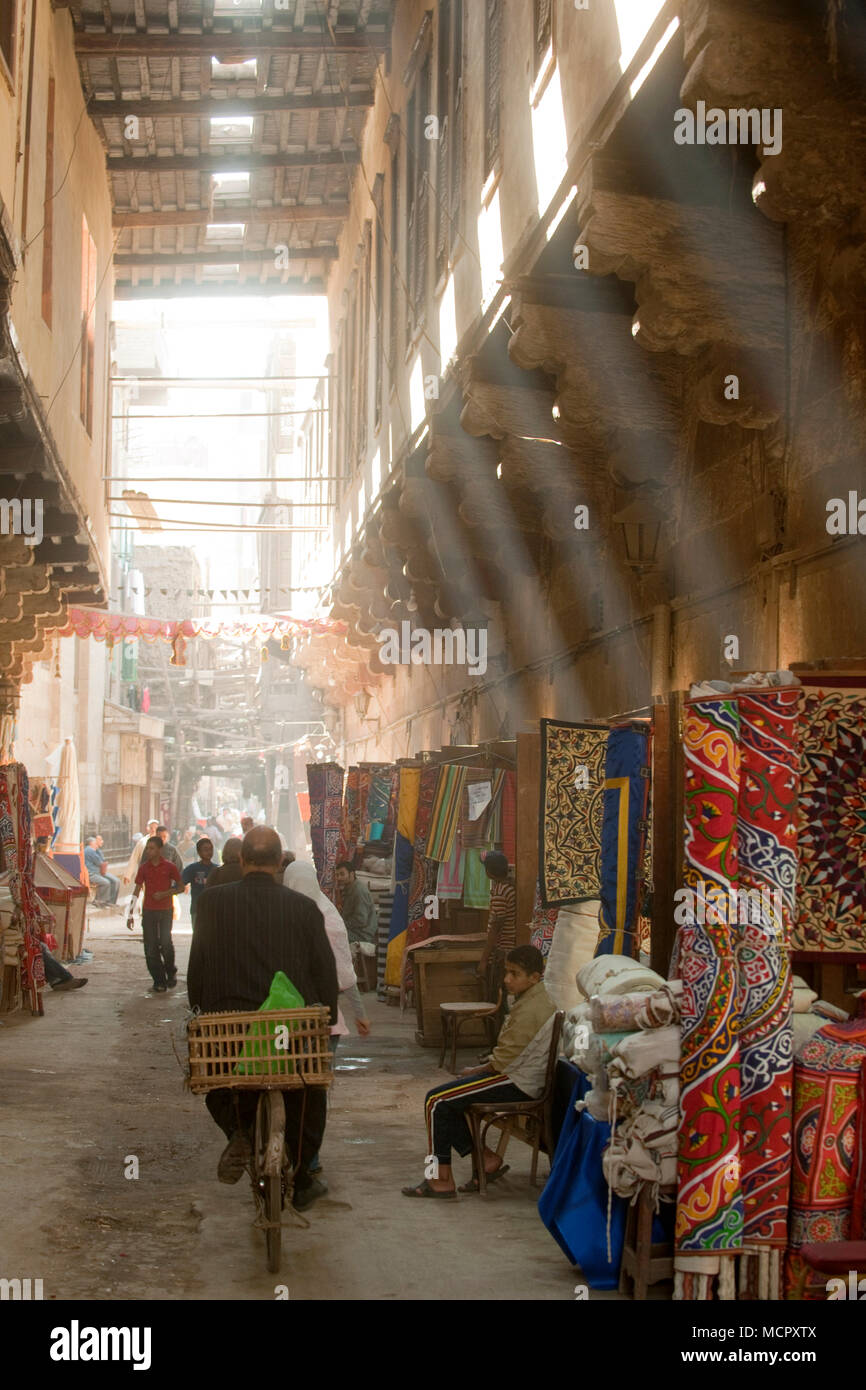 Aegypten, Kairo, Soukstrasse vom Bab Zuwela Stadttor zur Muhammed Ali Street Banque D'Images