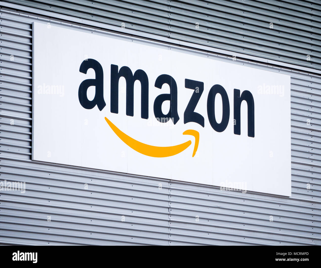 Amazon Logistique, Distribution Center, Theale, Reading, Berkshire, England, UK,GO. Banque D'Images
