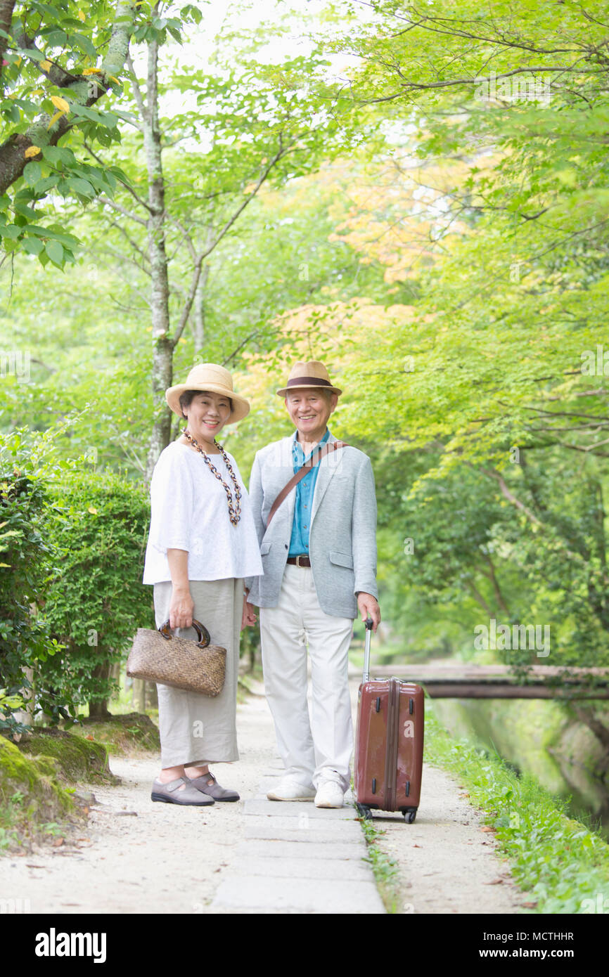 Senior couple looking at camera Banque D'Images