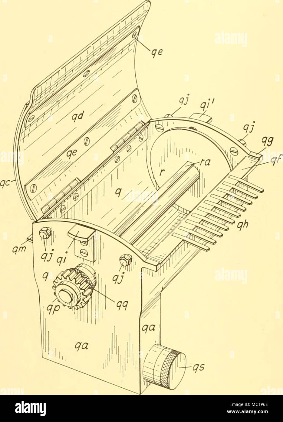 . Fig. 16. Dessin en perspective de la réservoir de formol avec le couvercle ouvert pour afficher le tiroir de rangement en position. Pour lettre références Voir le texte. Méthode de remorquage non seulement suis-je endetté envers les officiers du Département de la conception, H.M.S. "Vernon", Portsmouth, pour une assistance précieuse à la conception de plans et l'équilibre de la machine, mais aussi pour la mise en oeuvre des essais pour déterminer la profondeur à laquelle l'enregistreur nage pour différentes longueurs de corde utilisée et la traction exercée sur la corde. Banque D'Images