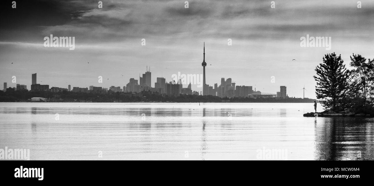 Vue panoramique sur le lac Ontario et sur les toits de la ville, Toronto, Canada Banque D'Images