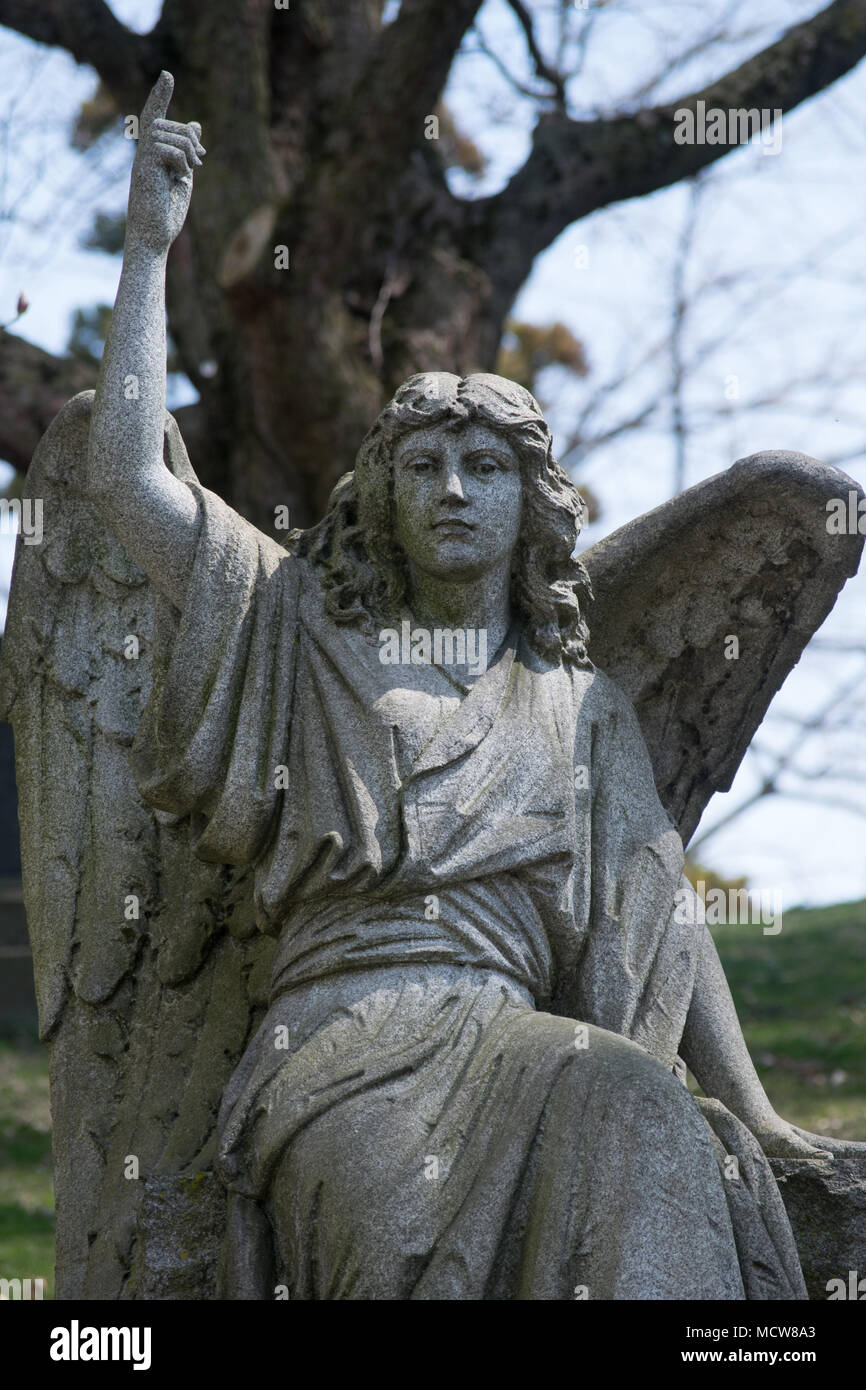 Statue de l'Ange dans Vert-bois Cimetière, Brooklyn Banque D'Images
