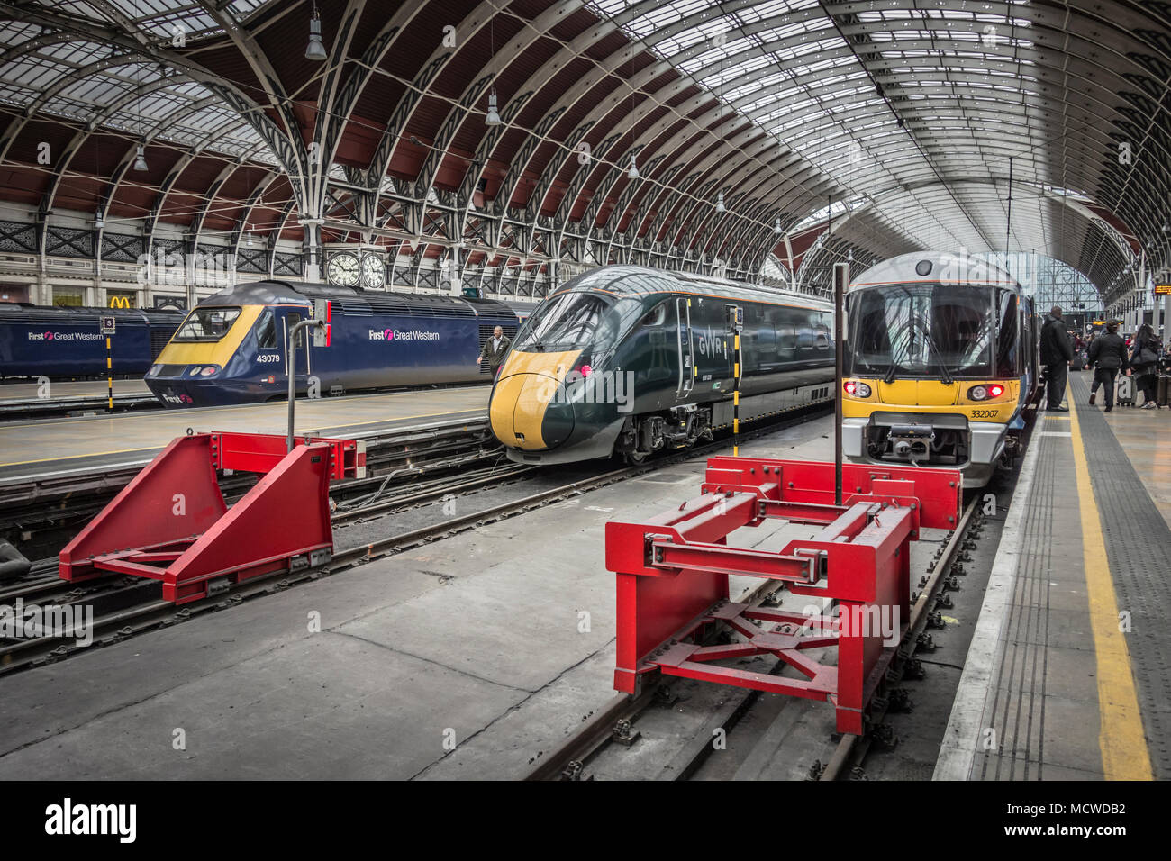 Classe 800 Hitachi construit train Intercity Express à la gare de Paddington, Londres, UK Banque D'Images