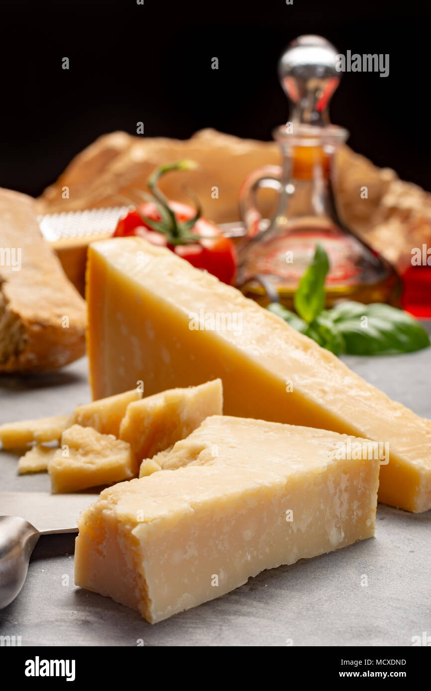 Cuisine italienne traditionnelle - fromage parmesan italien de