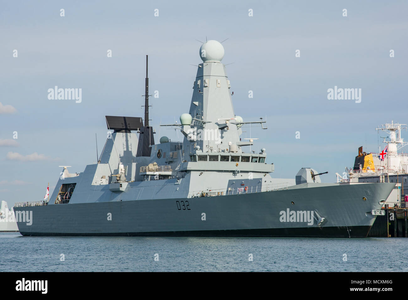 Le navire de guerre de la Marine royale britannique HMS Daring (D32) un destroyer de type 45 à la base navale de Portsmouth, Royaume-Uni le 5 octobre 2014. Banque D'Images