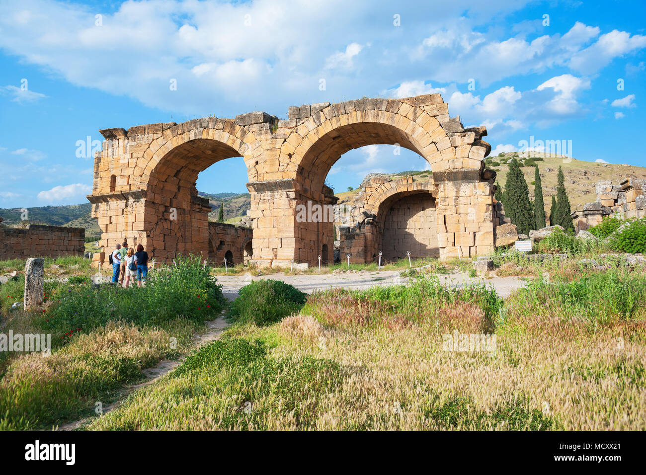 Ruines de basilique, Hiérapolis, Pamukkale, Denizli, Anatolie, Turquie Banque D'Images