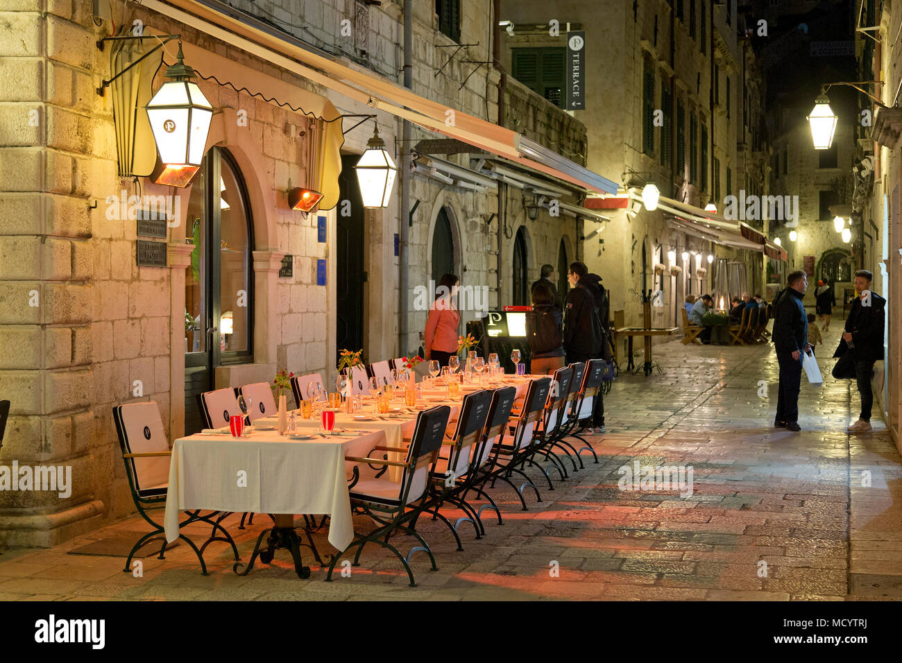 Restaurant dans la vieille ville, Dubrovnik, Croatie Banque D'Images