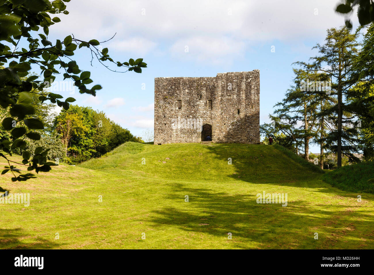 L'arrière de B-3660 château construit sur un monticule du 13e siècle sur le bord de Dartmoor Banque D'Images