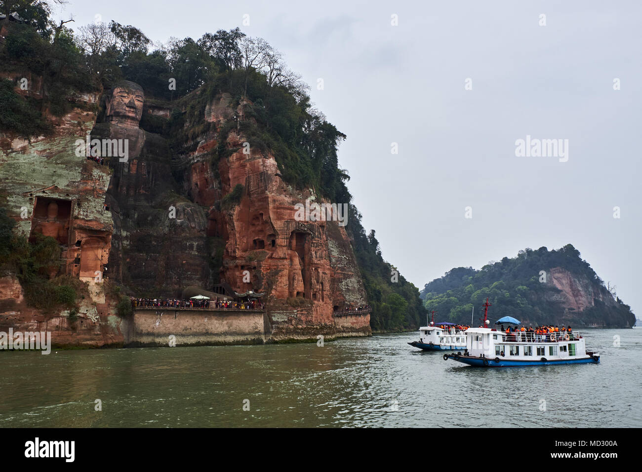 Chine, province du Sichuan, le mont Emei, le bouddha géant de Leshan, classé au patrimoine mondial de l'Unesco Banque D'Images