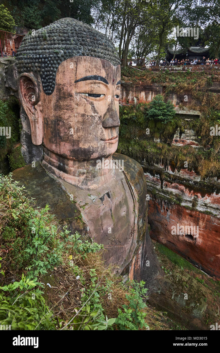 Chine, province du Sichuan, le mont Emei, le bouddha géant de Leshan, classé au patrimoine mondial de l'Unesco Banque D'Images