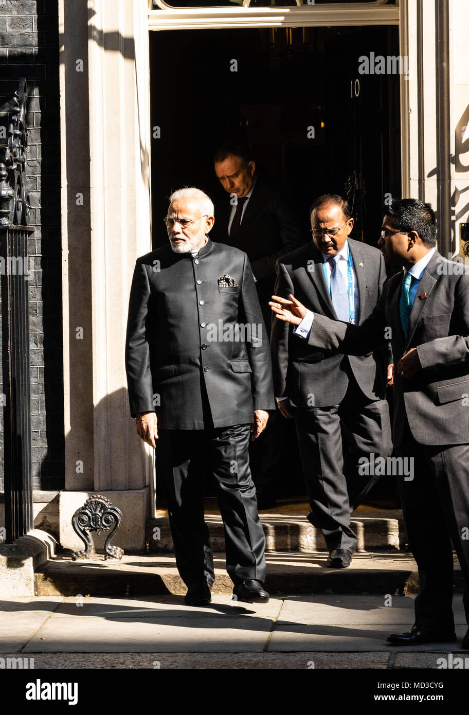 Londres, Royaume-Uni. 18 avril 2018, le Premier Ministre de l'Inde : 10 feuilles de Downing Street à la suite d'une réunion avec Theresa May, Premier Ministre du Royaume-Uni Crédit : Ian Davidson/Alamy Live News Banque D'Images
