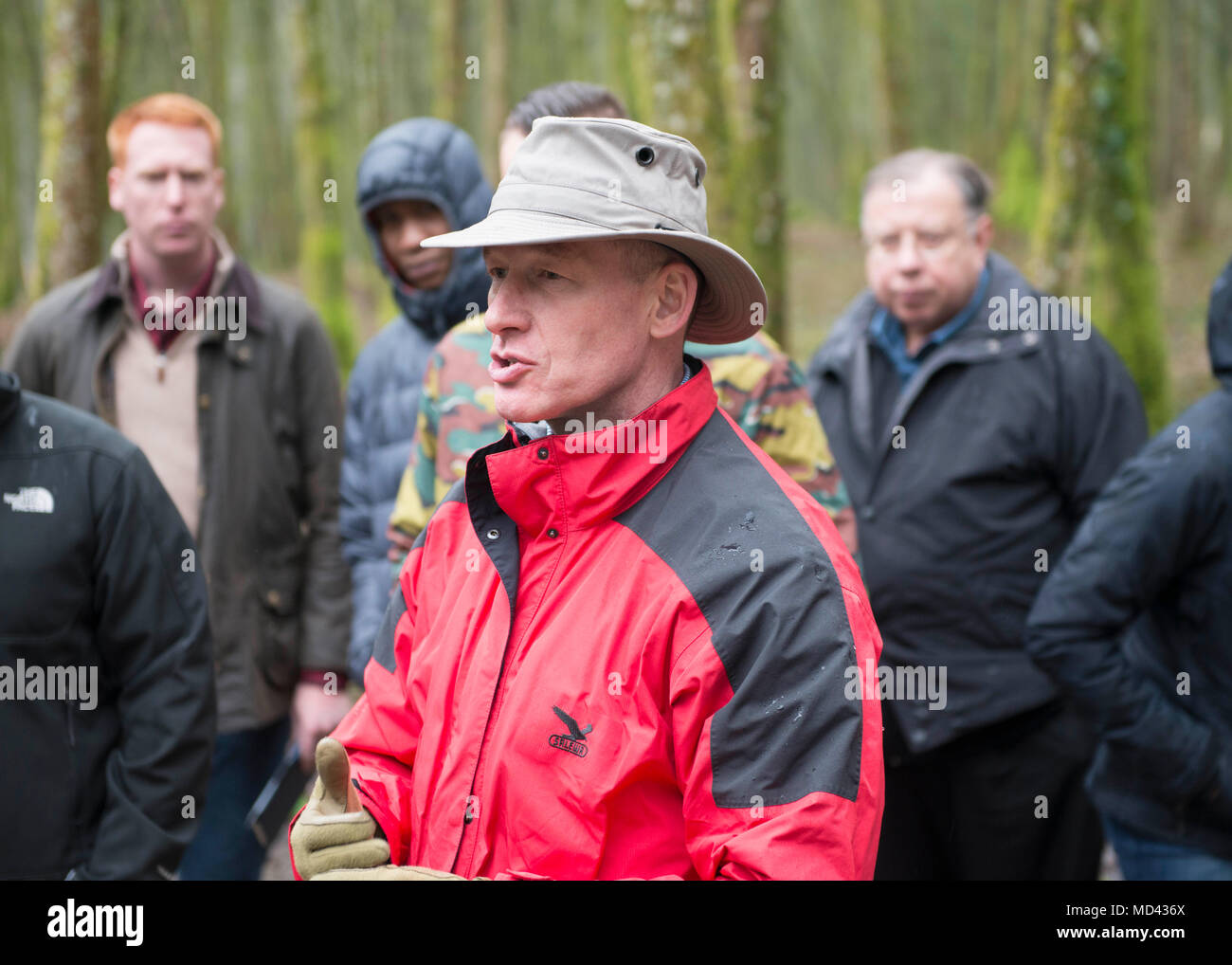 Le 2018 Spring Company Commanders Staff Ride du commandant général était un programme de développement professionnel de l'armée des États-Unis mené du 12 au 14 mars 2018 sur les sites de bataille de la première Guerre mondiale près de Liège, en Belgique, et de Verdun, en France. L'image d'archives montre les officiers participants qui étudient le terrain du champ de bataille et discutent de l'évolution tactique et du rôle des forces expéditionnaires américaines pendant la première Guerre mondiale Banque D'Images
