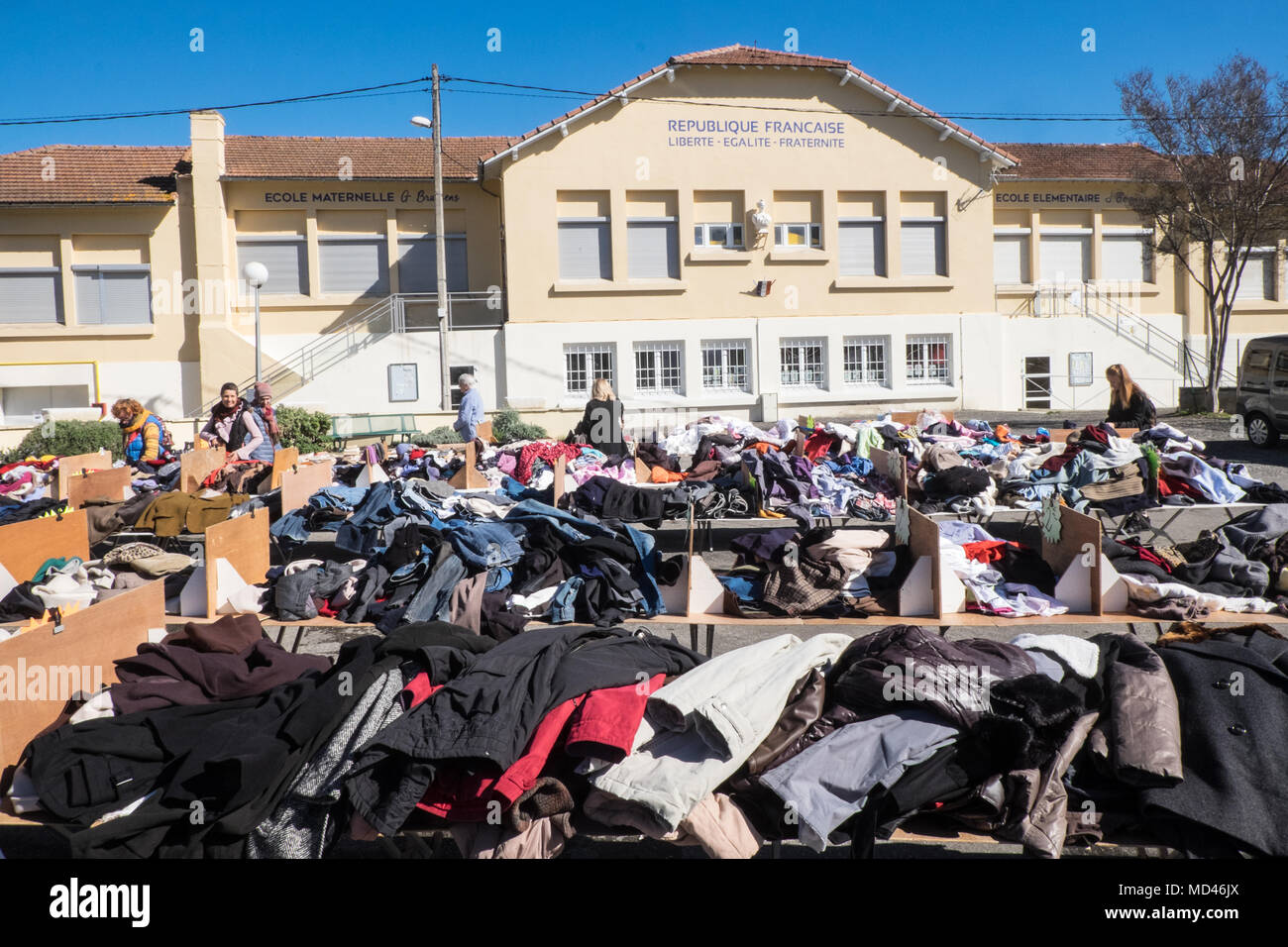 Célèbre Marché de dimanche,avec,populaire,autre,végétalien végétarien,hippie hippie,,,Espéraza,Aude,au sud de France,France,French,l'Europe, Banque D'Images