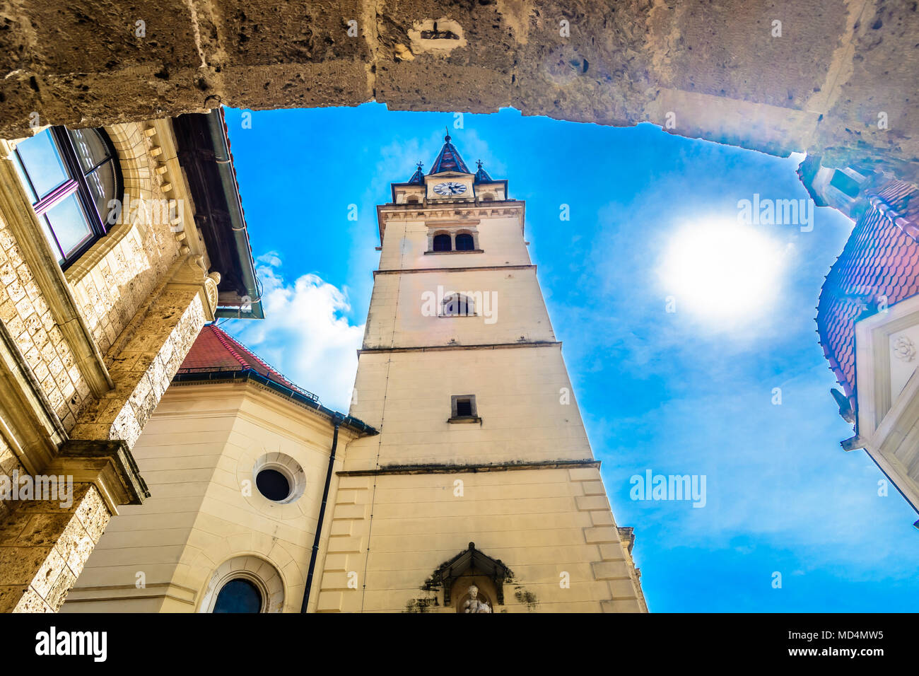 Vue panoramique sur la tour de la cathédrale à Marija Bistrica, sanctuaire marial en Croatie l'Europe. Banque D'Images