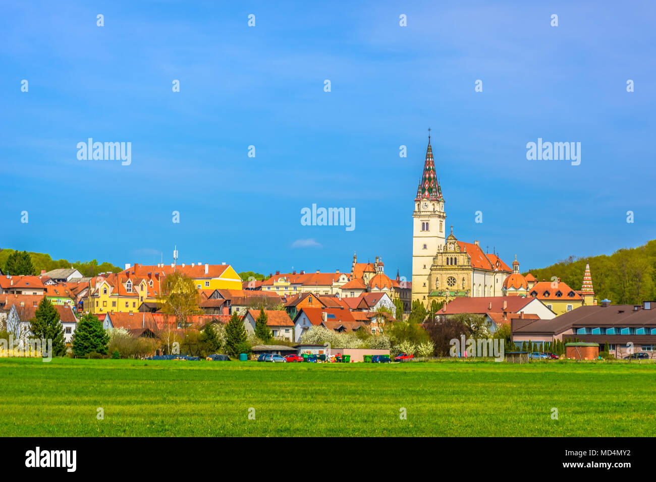 Vue panoramique sur la ville pittoresque de Marija Bistrica, catholique populaire destination en Croatie, l'Europe. Banque D'Images