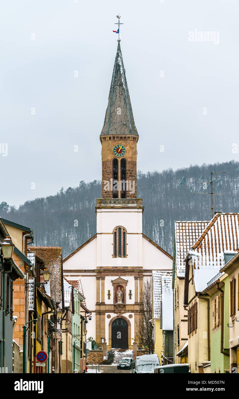 Église Saint Matrin à Kintzheim, village du Bas-Rhin - Alsace, France Banque D'Images