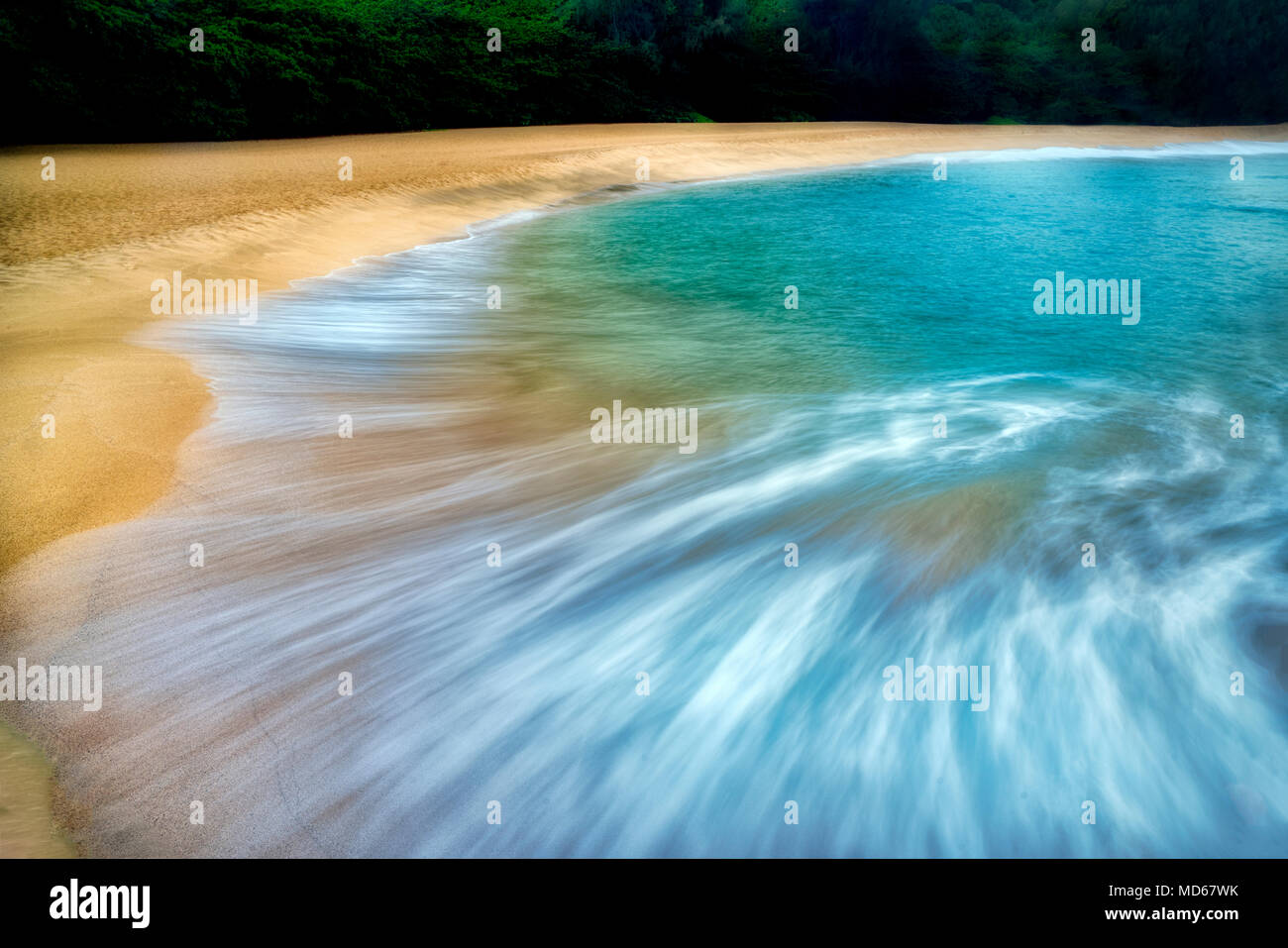 Modèle d'onde à Lumahai Beach. Kauai, Hawaii Banque D'Images