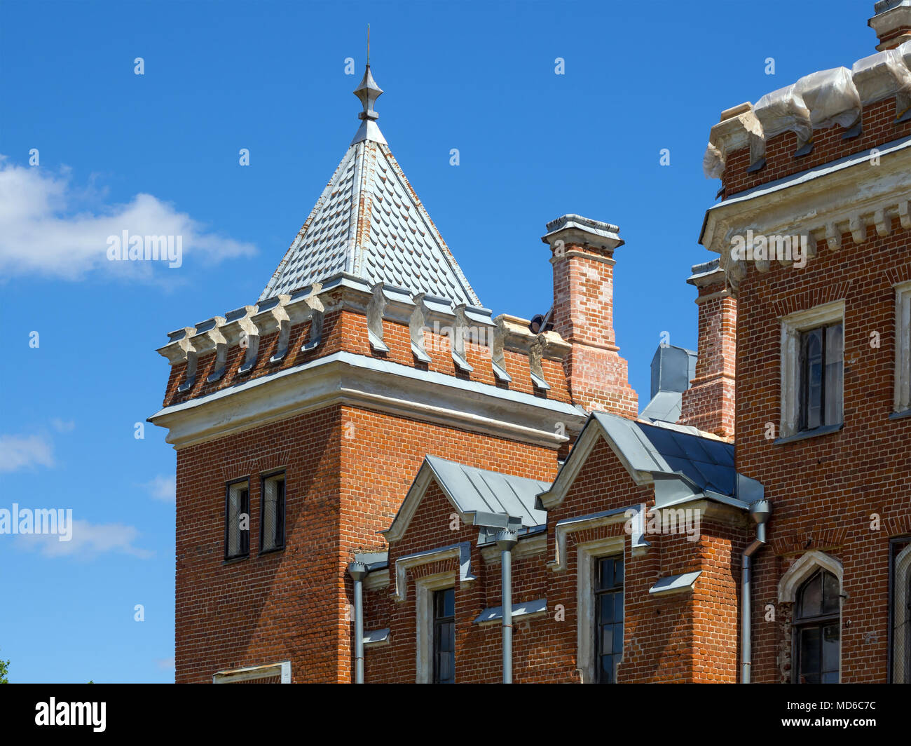 Ramon, Russie - 07 juin, 2017 : éléments architecturaux de l'Oldenburg Palace dans le village de Ramon, Région de Voronezh Banque D'Images