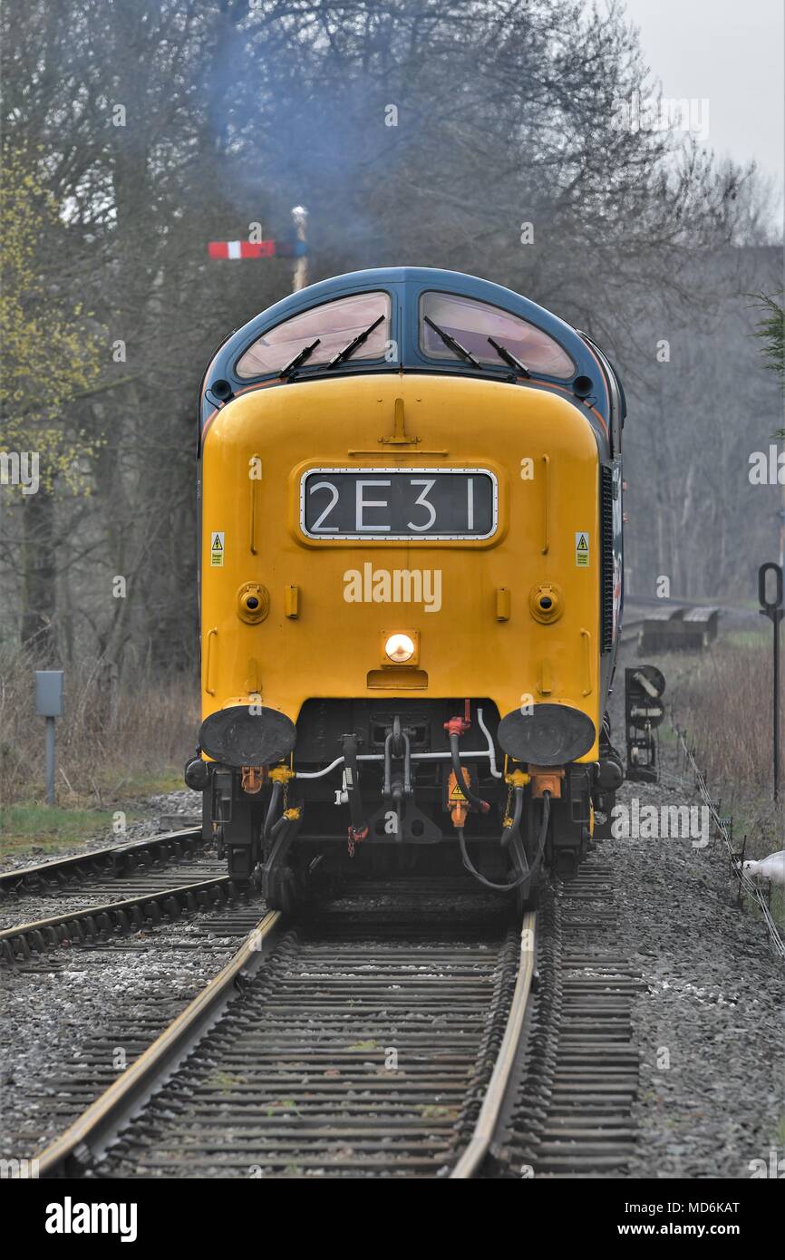 Ramsbottom, Lancashire, Royaume-Uni. 14 avril 2018 locomotive diesel Deltic 'Alycidon' D9009 Class 55 Banque D'Images