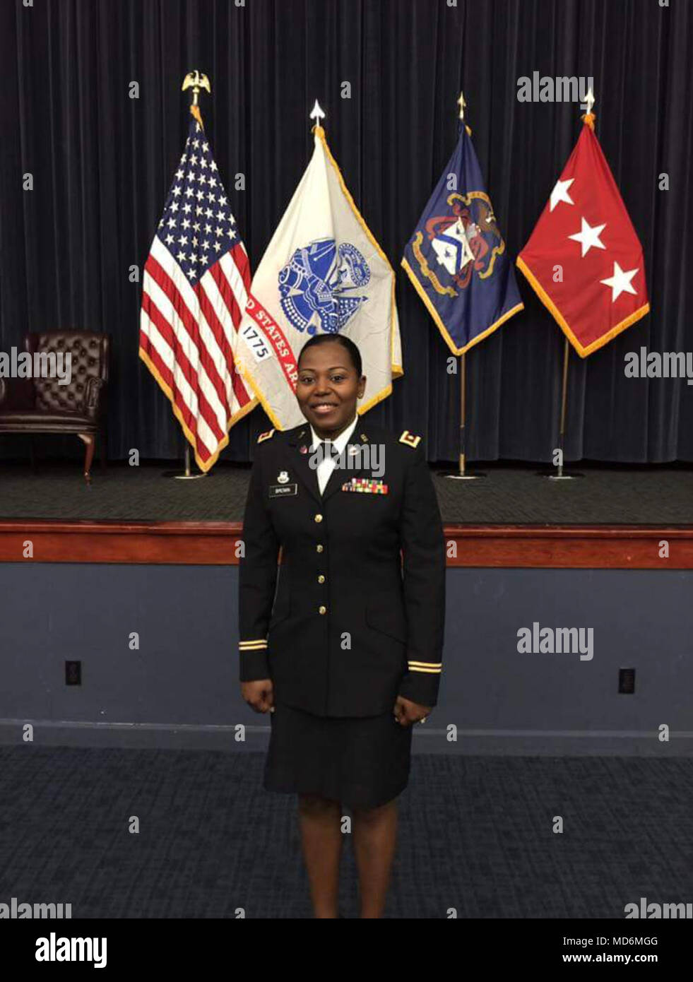 Le major Sonya Brown, agente des ressources humaines, United States Army Reserve Command, pose pour une photo, dans le cadre de l'United States Army Reserve Command, la campagne du Mois de l'histoire des femmes. Le mois de Mars est observée à l'échelle nationale comme le Mois de l'histoire des femmes et reconnaît les luttes et les réalisations des femmes tout au long de l'histoire des États-Unis. (Photo par Alexandria/Brimage-Gray United States Army Reserve Command/libérés) Banque D'Images