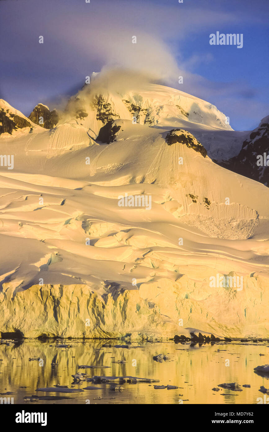 Glacier, Canal Lemaire, péninsule antarctique. Banque D'Images