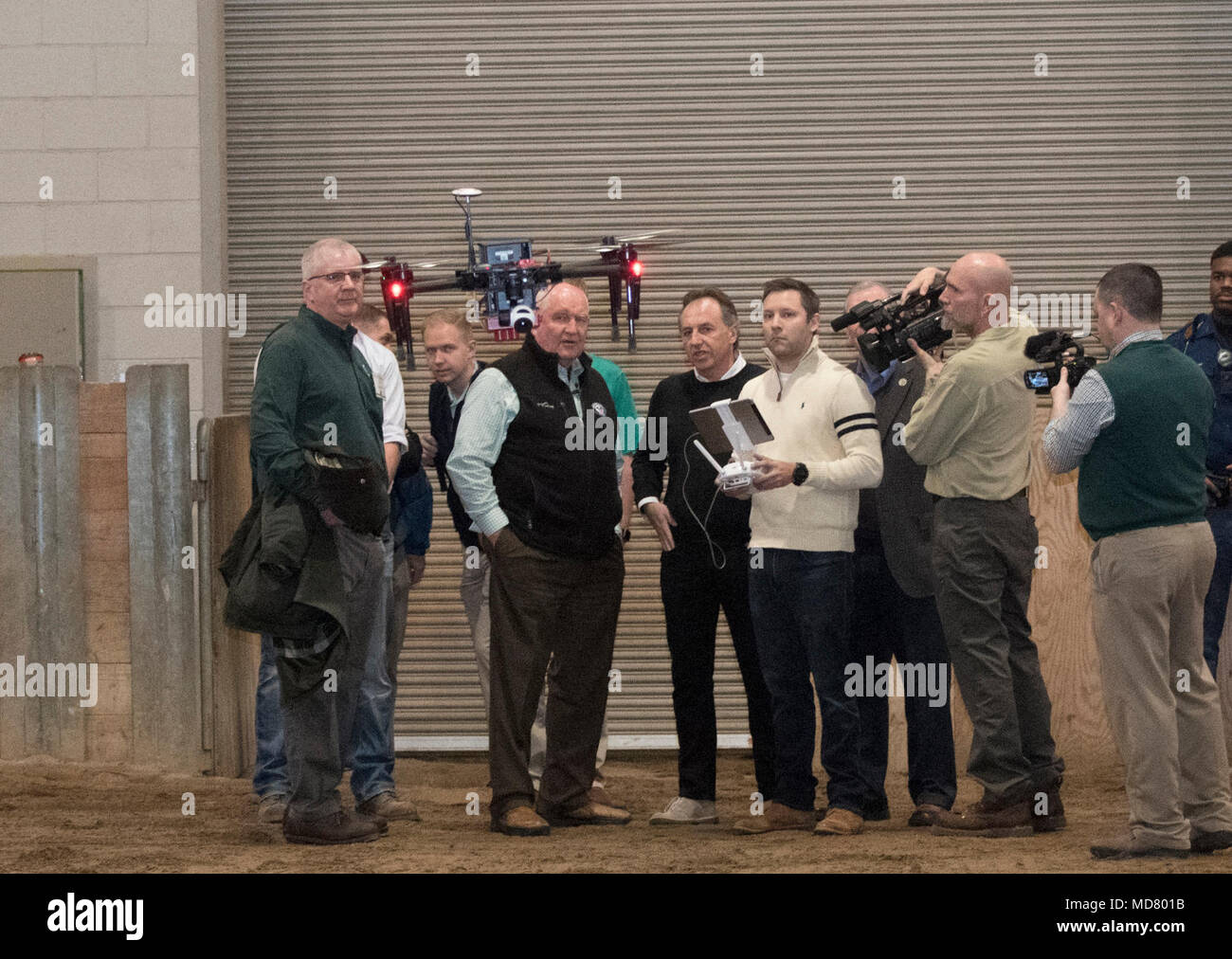 Secrétaire de l'Agriculture des États-Unis Sonny Perdue a petit-déjeuner avec les étudiants et les professeurs de la Michigan State University's College de l'Agriculture et des Ressources naturelles, et des visites de l'agriculture du collège research lab, East Lansing, MI, le 3 avril 2018. Banque D'Images