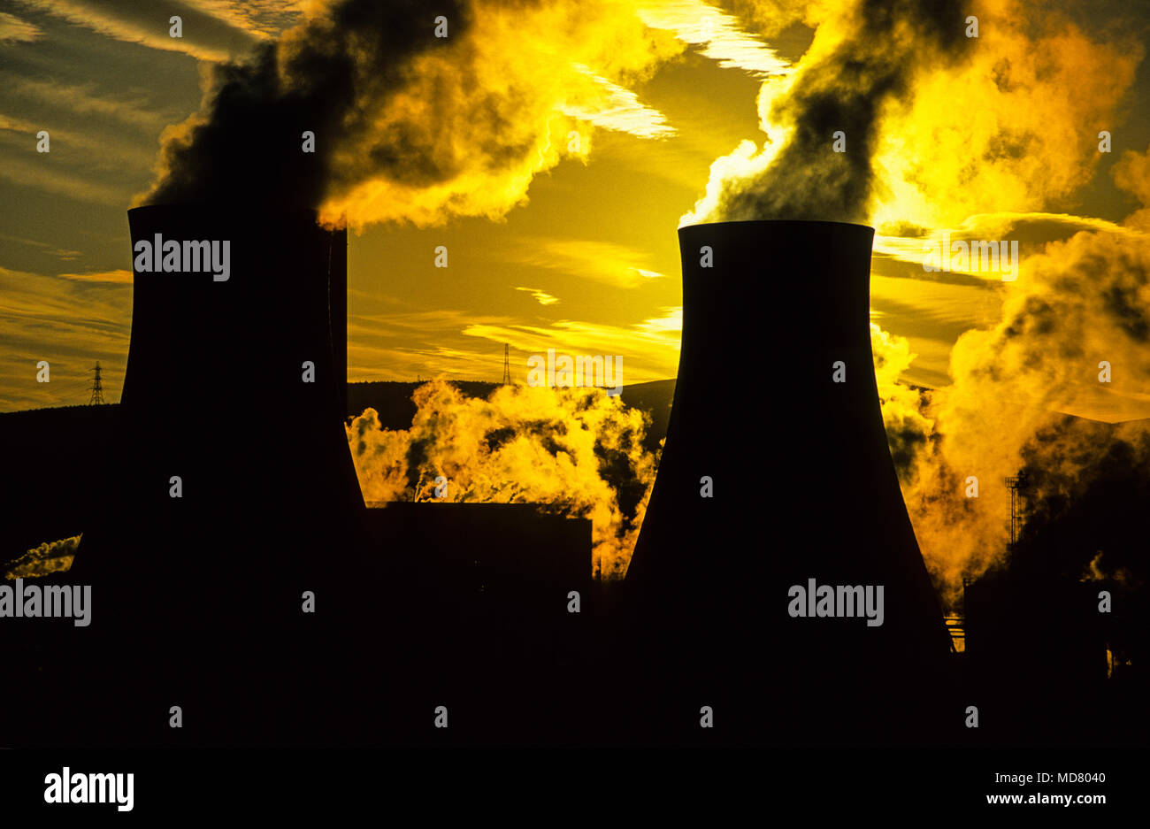 Les tours de refroidissement, Port Talbot, Gwent, Galles du Sud, UK, FR. Banque D'Images