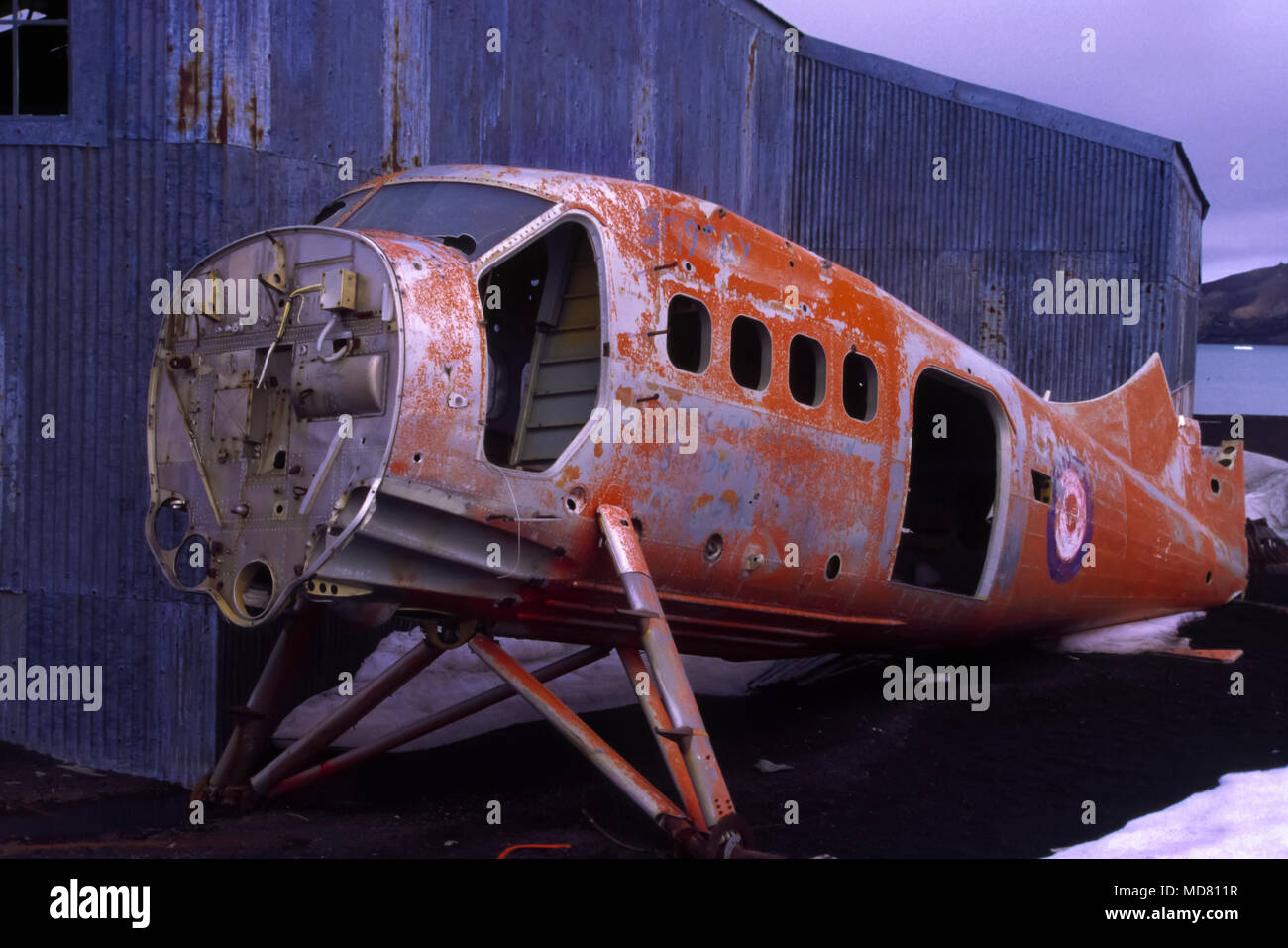 Dépouillé et abandonné avion britannique, l'Île Déception, péninsule antarctique. Banque D'Images