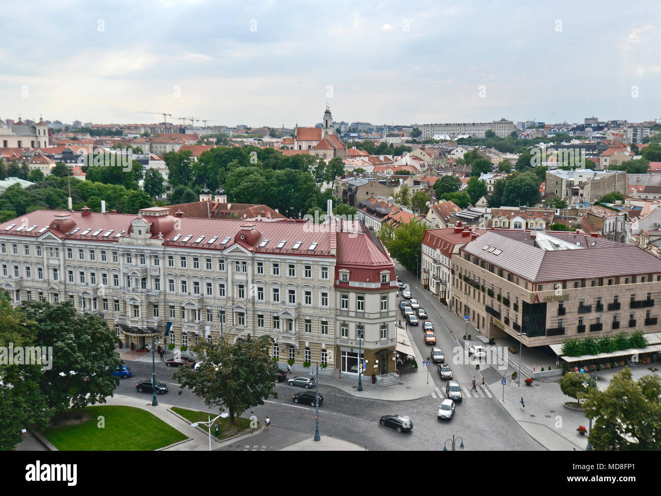 Kempinski Hotel & Hôtel Amberton, vue de la place de la Cathédrale, Vilnius, Lituanie Banque D'Images