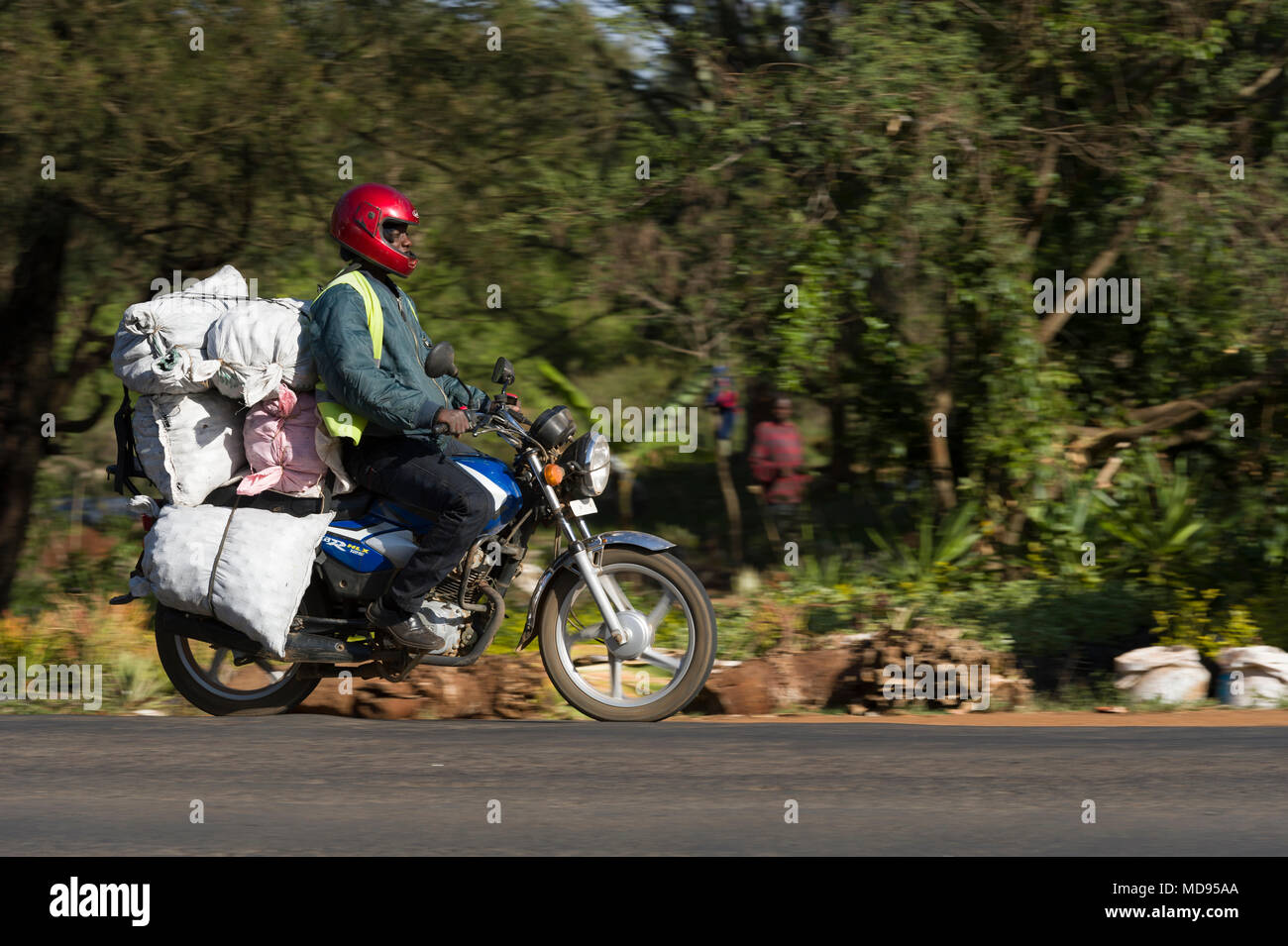 Motorcycle taxi africa Banque de photographies et d'images à haute  résolution - Alamy