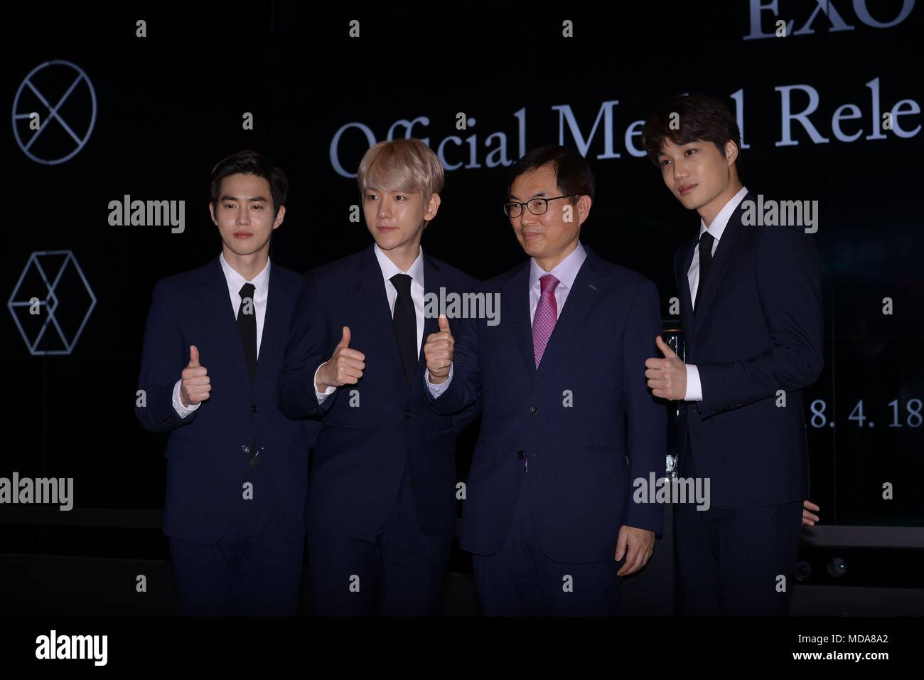 Séoul, Corée. 18 avr, 2018. Byun Baek-hyun, Suho et Kai ont assisté à la cérémonie d'émission de monnaie commémorative officielle EXO à Samseong-dong à Séoul, Corée, le 18 avril, 2018.(La Chine et la Corée à l'homme) Credit : TopPhoto/Alamy Live News Banque D'Images