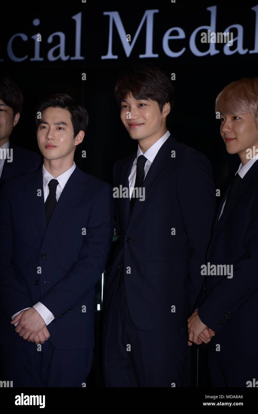 Séoul, Corée. 18 avr, 2018. Byun Baek-hyun, Suho et Kai ont assisté à la cérémonie d'émission de monnaie commémorative officielle EXO à Samseong-dong à Séoul, Corée, le 18 avril, 2018.(La Chine et la Corée à l'homme) Credit : TopPhoto/Alamy Live News Banque D'Images